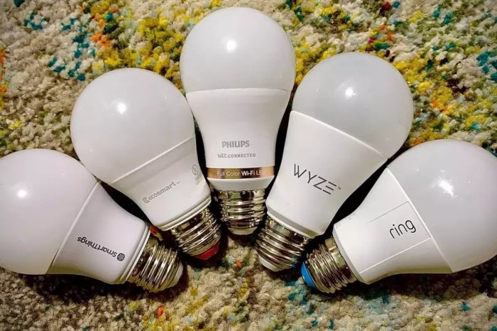 Smart bulbs with color control